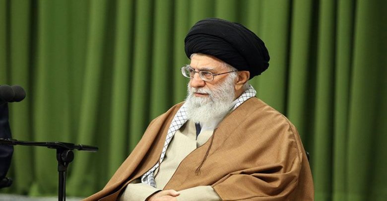 آیت اللہ خامنہ ای کا بعض قیدیوں کی سزاؤں میں کمی کا اعلان