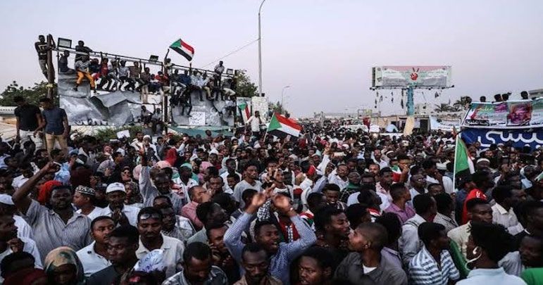سوڈانی عوام کا متحدہ عرب امارات کے خلاف احتجاجی مظاہرہ