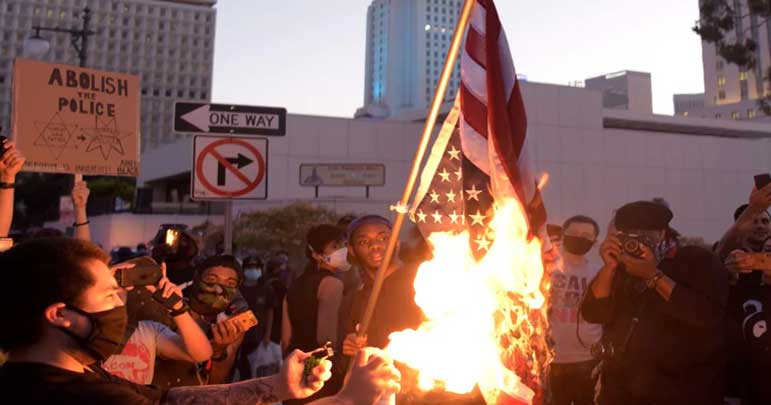 امریکا میں حکومت مخالف مظاہرے شدت اختیار کرگئے، کرفیو نافذ