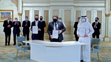 صیہونی دہشتگردی کے مرکز تل ابیب میں متحدہ عرب امارات کے سفارتخانے کا افتتاح