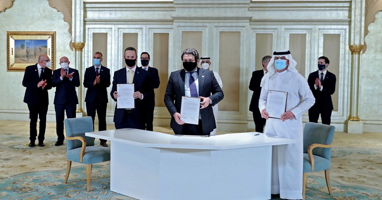 صیہونی دہشتگردی کے مرکز تل ابیب میں متحدہ عرب امارات کے سفارتخانے کا افتتاح