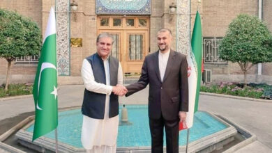 وزیر خارجہ سرکاری دورے پر تہران پہنچ گئے، افغانستان کی موجودہ صورتحال پر گفتگو