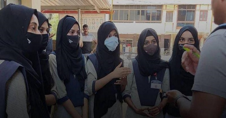 حجاب پر پابندی کے خلاف ہندوستان میں زبردست احتجاجی مظاہرہ