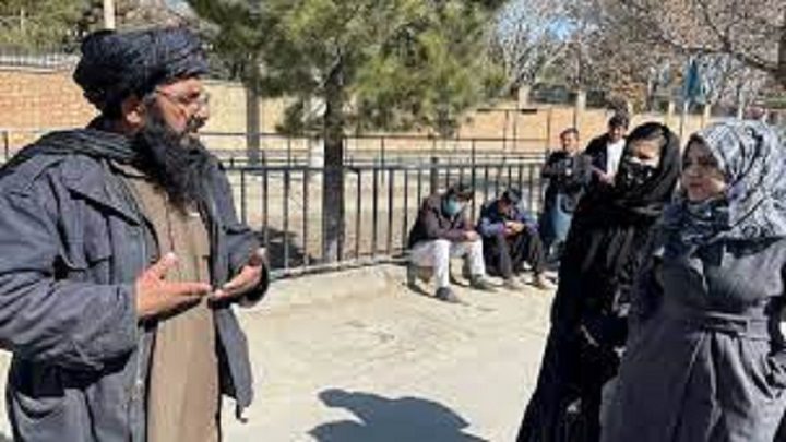 طالبان نے یونیورسٹیوں میں خواتین طالبات پر پابندی لگادی