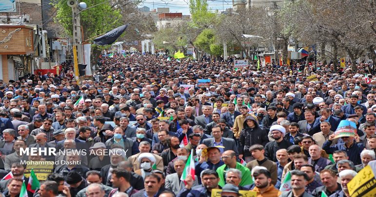 ایران، بحیرہ کیسپیئن سے خلیج فارس تک فضائیں "اسرائیل مردہ باد" سے گونج اٹھیں