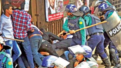 Clash between police and protesters in Bangladesh, 26 injured, 90 protesters arrested
