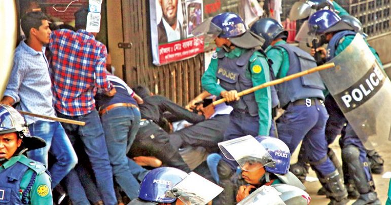 Clash between police and protesters in Bangladesh, 26 injured, 90 protesters arrested