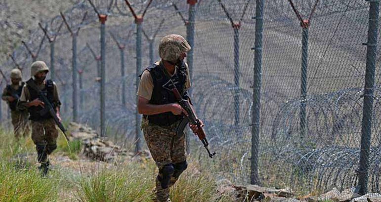 Fierce clashes on Pak-Afghan border, 19 Pakistani soldiers Martyred 15 Taliban killed